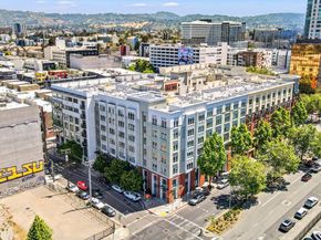 438 W Grand 704, Oakland CA 94612