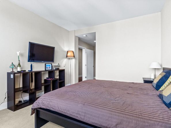 438 W Grand 704, Oakland CA 94612
