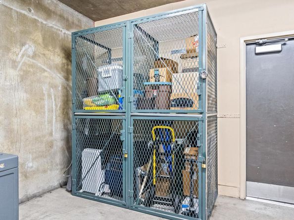 438 W Grand 704, Oakland CA 94612