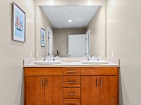 438 W Grand 704, Oakland CA 94612