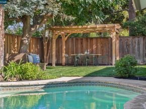 632 Wintergreen Ln, Walnut Creek CA 94598