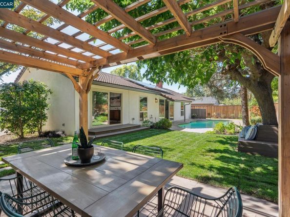 632 Wintergreen Ln, Walnut Creek CA 94598