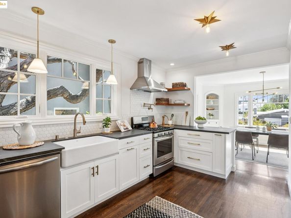 580 Kenmore Ave, Oakland CA 94610