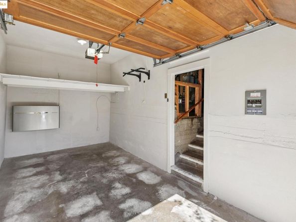 580 Kenmore Ave, Oakland CA 94610