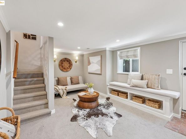 580 Kenmore Ave, Oakland CA 94610