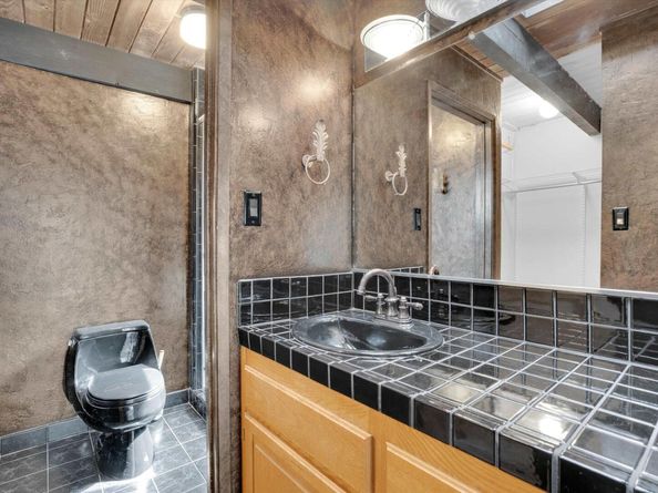 1242 Thomas Dr, Martinez CA 94553