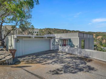 1242 Thomas Dr