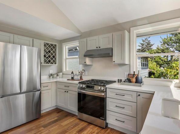471 Mcauley St, Oakland CA 94609
