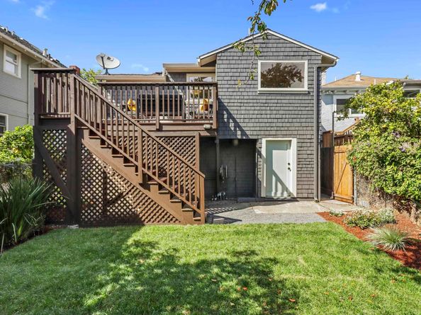 471 Mcauley St, Oakland CA 94609