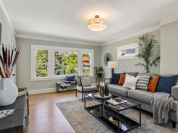 471 Mcauley St, Oakland CA 94609