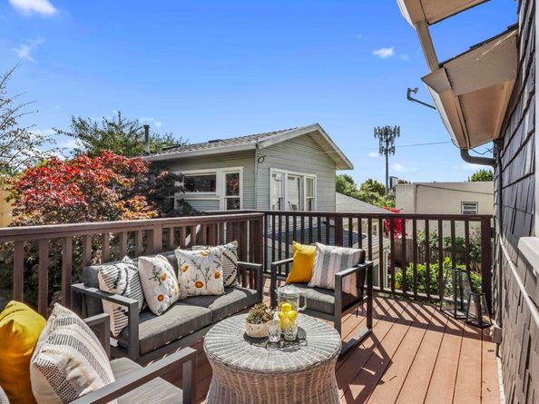 471 Mcauley St, Oakland CA 94609
