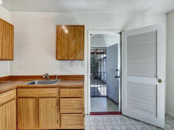 2506 61St Ave, Oakland CA 94605