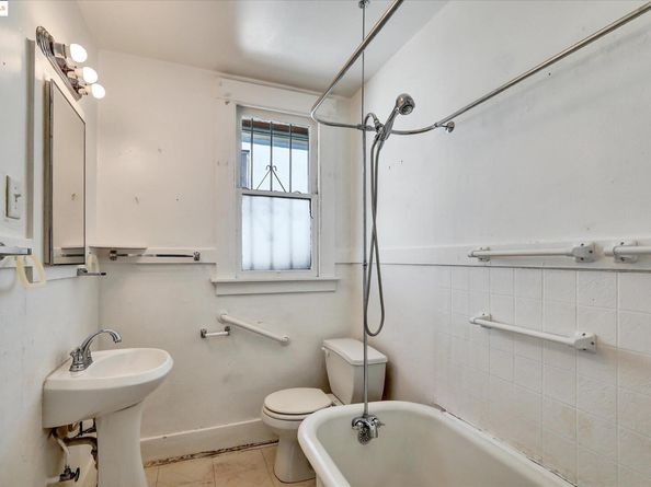 2506 61St Ave, Oakland CA 94605