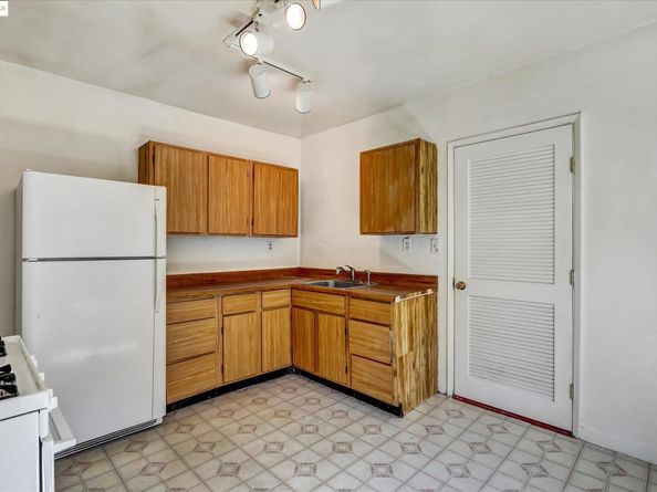 2506 61St Ave, Oakland CA 94605