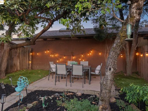 3226 Star Avenue, Oakland CA 94619