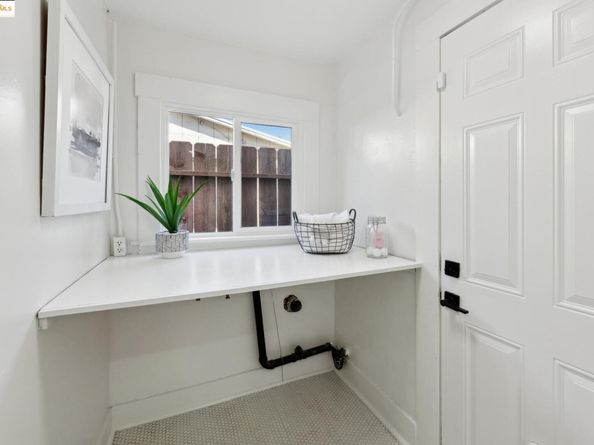 3226 Star Avenue, Oakland CA 94619