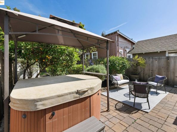 3226 Star Avenue, Oakland CA 94619