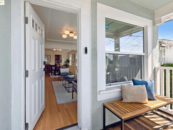 3226 Star Avenue, Oakland CA 94619