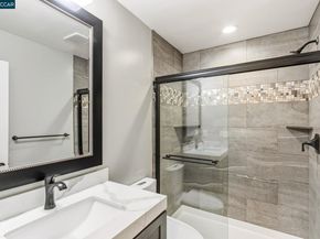 961 Oak View Cir, Lafayette CA 94549