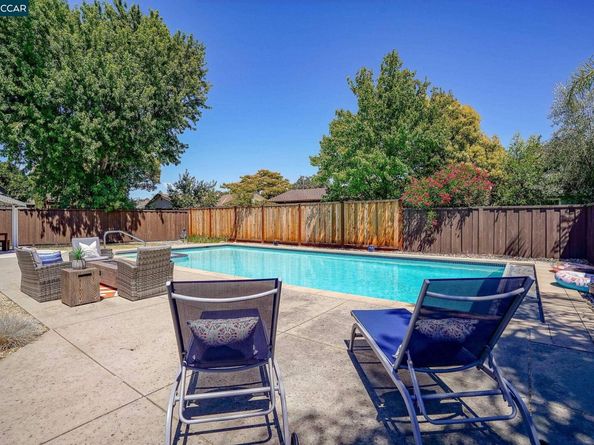 69 Fordham Ct, Pleasant Hill CA 94523