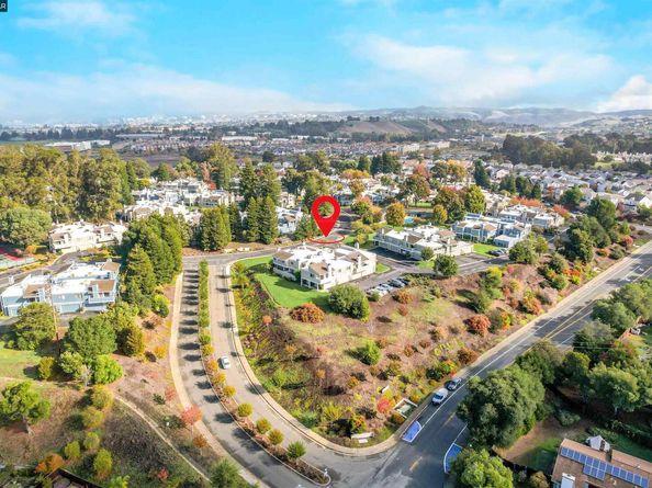 303 Atlas Dr 7, Hercules CA 94547