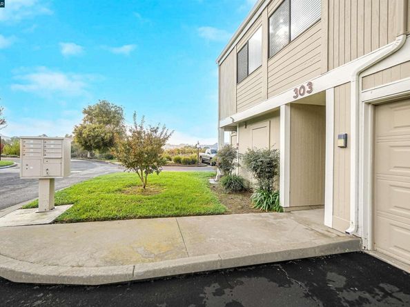 303 Atlas Dr 7, Hercules CA 94547