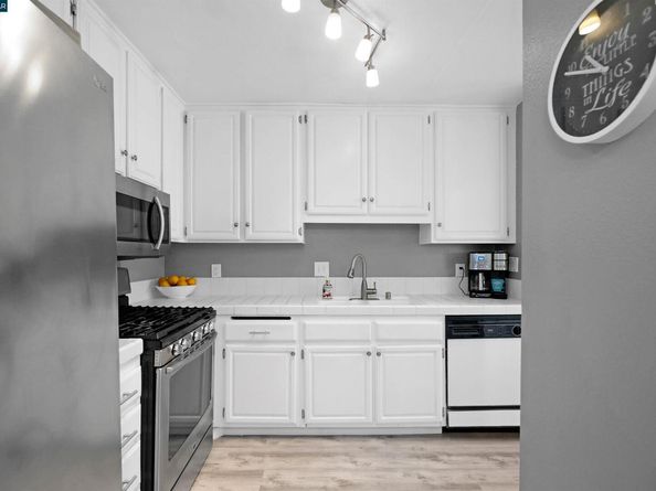 303 Atlas Dr 7, Hercules CA 94547