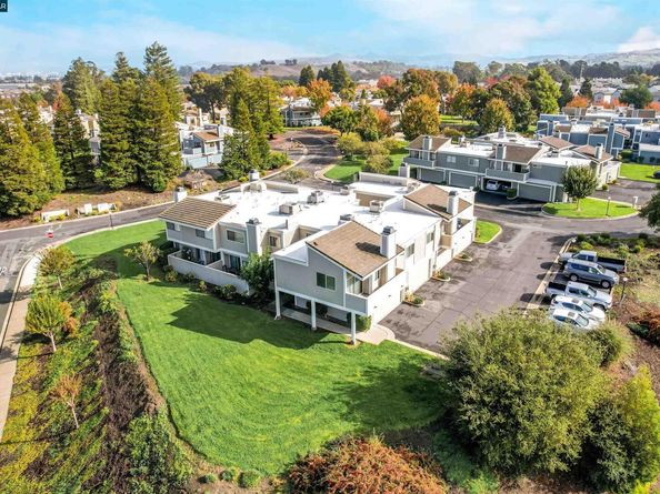 303 Atlas Dr 7, Hercules CA 94547