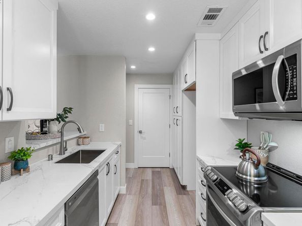 8170 Mountain View Dr F, Pleasanton CA 94588