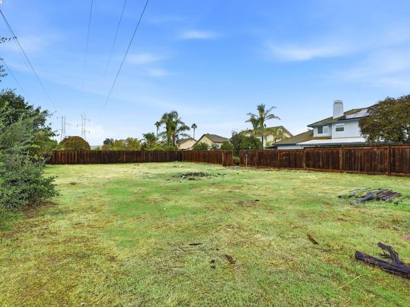 1414 Columbine Way, Livermore CA 94551