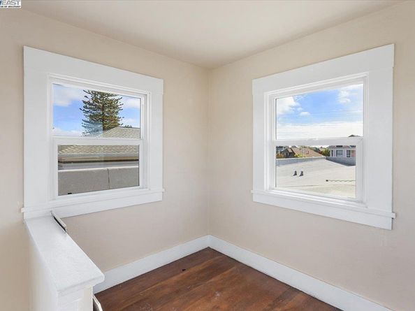 629 Santa Clara Ave., Alameda CA 94501