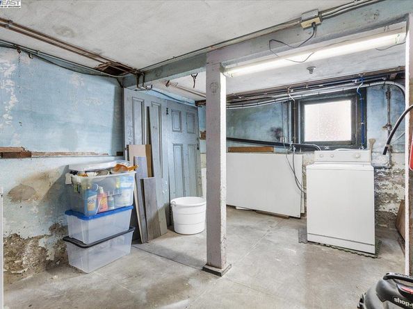 629 Santa Clara Ave., Alameda CA 94501