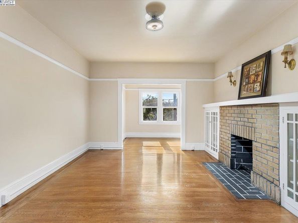 629 Santa Clara Ave., Alameda CA 94501