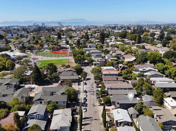 354 49th, Oakland CA 94609