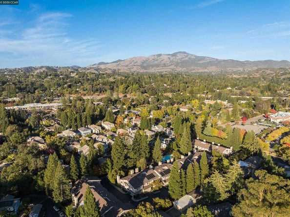 305 Windstream Place, Danville CA 94536