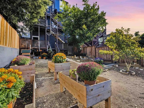 243 Oakland Ave, Oakland CA 94611