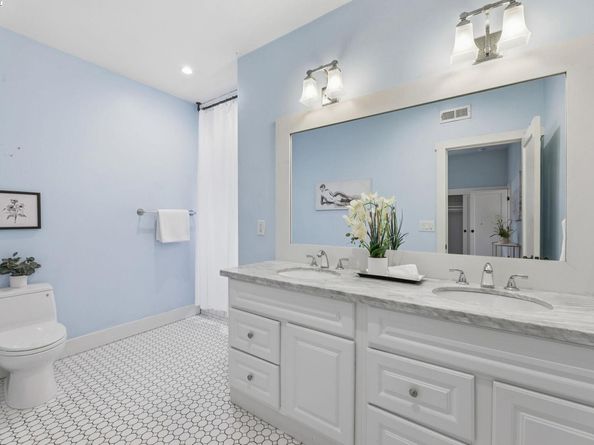 2417 Linden Sreet, Oakland CA 94607