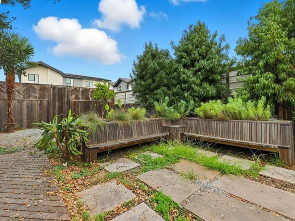 2417 Linden Sreet, Oakland CA 94607