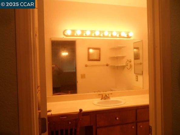 1405 Hull Ln, Martinez CA 94553