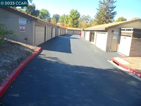 1405 Hull Ln, Martinez CA 94553