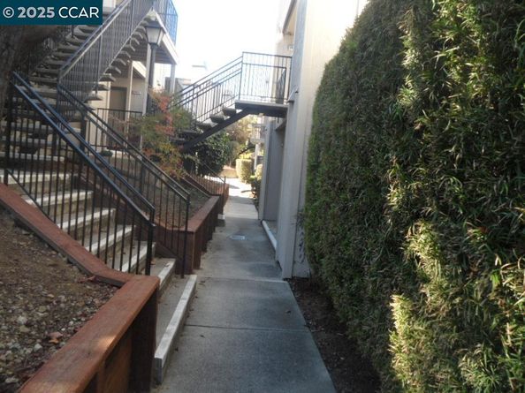 1405 Hull Ln, Martinez CA 94553