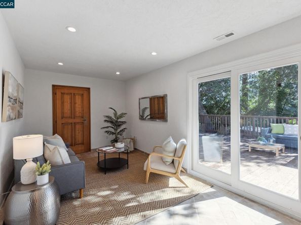40 Las Palomas, Orinda CA 94563