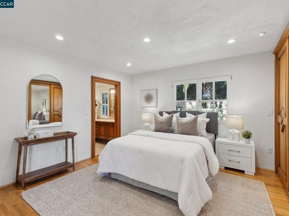 40 Las Palomas, Orinda CA 94563