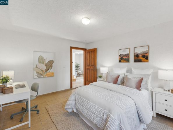 40 Las Palomas, Orinda CA 94563