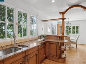 40 Las Palomas, Orinda CA 94563