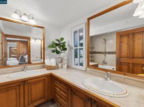 40 Las Palomas, Orinda CA 94563