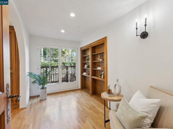 40 Las Palomas, Orinda CA 94563