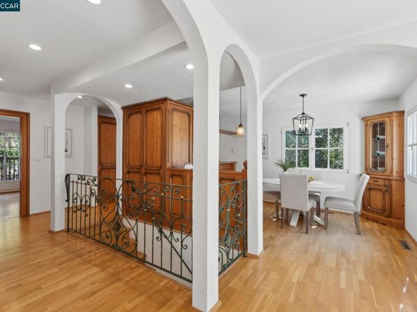 40 Las Palomas, Orinda CA 94563