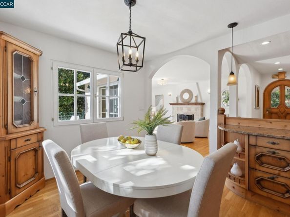 40 Las Palomas, Orinda CA 94563