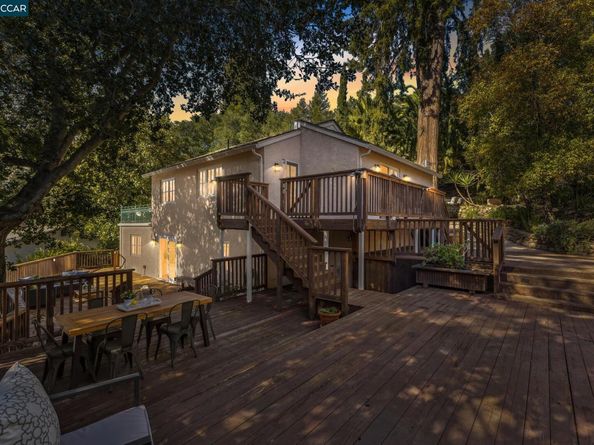 40 Las Palomas, Orinda CA 94563